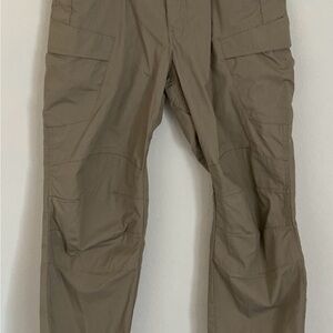 Condor Beige Mens Tactical Cargo Style Pants Hiking Pockets D Rings 36 X 30